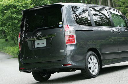 toyota_noah_valvematic_3.jpg