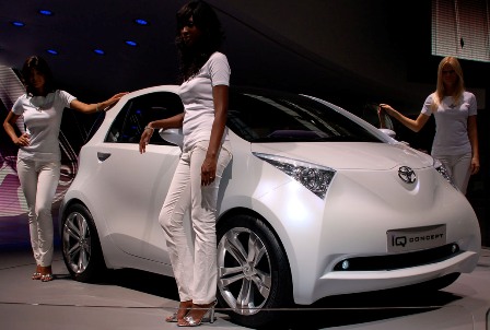 toyota_iq_live_1280_02.jpg